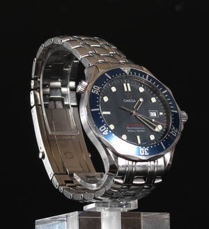 Omega. Herrearmbåndsur model Seamaster Professional 300M