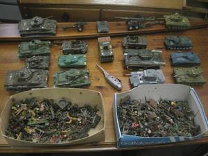 Leksaker, tanks plastsoldater
