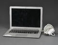 6613 - Macbook Air, model A1466, uden harddisk.  Denne vare er sat til omsalg under nyt varenummer 5054880