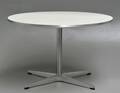 Arne Jacobsen. Cirkulært sofabord, model A222 fra år 2016 