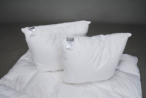 Komplet øko-tex-mærket dynepakke med gåsedunsdyner og betræk af ægyptisk bomuld, KEOPS® Collection, farve sand 9