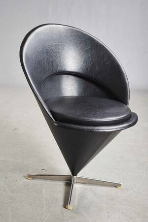 Verner Panton. KræmmerhusstolCone chair
