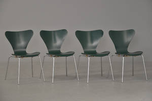 Arne Jacobsen 1901-1972 Sæt på fire stole model 3107