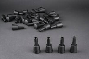 14 mm benforlængere, til 6 stk. Arne Jacobsens stole  passer til bl. a. model 3107 og 3101 m. fl. Denne vare er sat til omsalg under nyt varenummer 4206841