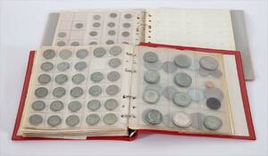 Stort parti mynt och sedlar