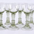 VINGLAS, 7 st, gröntonat glas.