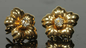 Örhängen, ett par, 18K guld, vikt ca 3 gr Denna vara har satts till omförsäljning under nytt varunummer4173458