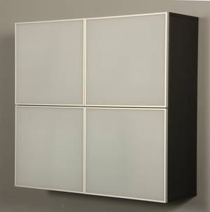 Model Mistral. Væghængt skab med fire låger. Sort