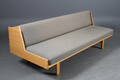 Hans. J. Wegner. Briks  sovesofa, stel af bøgetræ