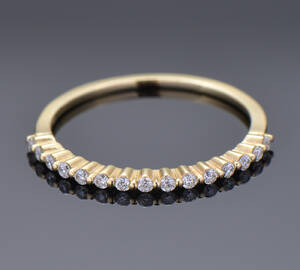 Brillantring af 18 kt guld, ca 0.08 ct 