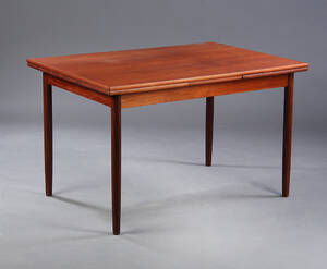 Dansk møbelproducent 1960-erne. Spisebord med hollandsk udtræk af fineret teak
