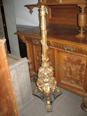 Piedestalfot, Förgylld