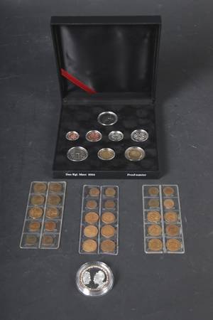 Kgl møntsæt 2004 proof-mønter, m.m.