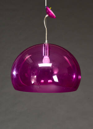 Ferruccio Laviani. Pendel fra Kartell, model FLY Denne vare er sat til omsalg under nyt varenummer 4758167