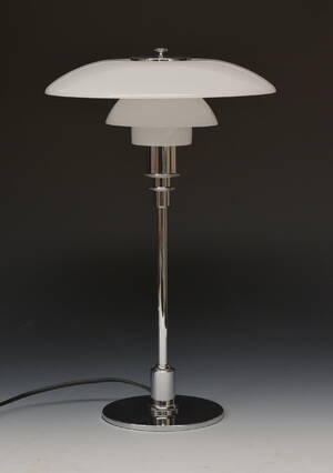 Poul Henningsen. 32 bordlampe Denne vare er sat til omsalg under nyt varenummer 4235403
