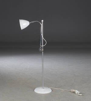 Robert Dudley Best. for Gubi. Bestlite gulvlampe BL3 M crome - offwhite