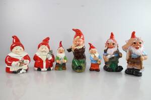 TOMTEFIGURER, 5 st, samt burkar, 2 st