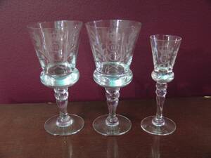 Glas, 64
