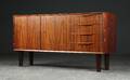 Skænk af palisander, 1960erne, dansk møbelproducent