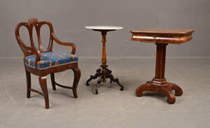 Sybord mahogni, pelarbord med marmorskiva och karmstol, 1800-tal3 Denna vara har satts till omförsäljning under nytt varunummer4189021