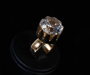 Ring, bergskristall, 18K guld, vikt 11,95g. Denna vara har satts till omförsäljning under nytt varunummer4202727