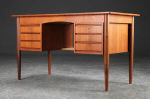 Skrivebord af teak, 1950erne