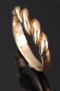 Snoet ring af 14 kt guld