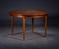 Dansk møbelproducent. Spisebord af teak m to tillægsplader