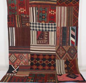 Persisk handvävd patchwork kelim, mått 240x212 cm.