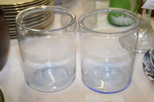 Glasburkar 2 st, handblåsta, diam 12 cm, H 15 cm