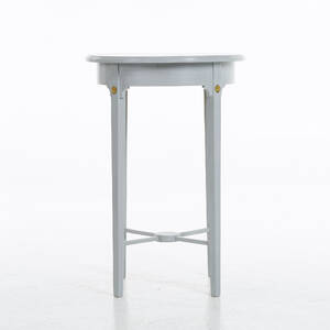 Mindre bord i gustaviansk stil 