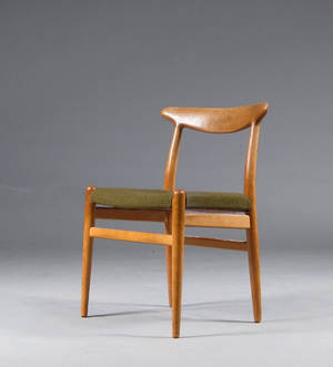 H. J. Wegner. Spisestol, model W2.