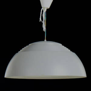 Arne Jacobsen ´´AJ Royal´´ taklampa