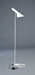 Arne Jacobsen 1901-1972. AJ standerlampe