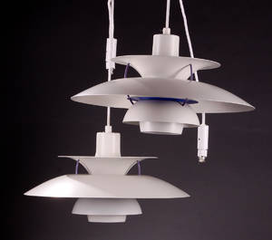 Poul Henningsen 1894-1967. Et par PH-5 pendler 2