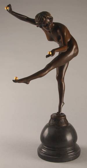 Bronzefigur af ung kvinde