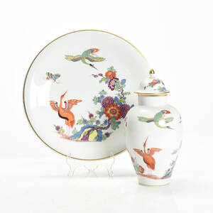 Urna med lock samt fat Meissen