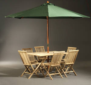 Havemøbelsæt i teak. 1 bord, 6 klapstole og 1 parasol 8