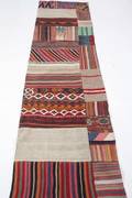 Persisk handvävd patchwork kelim, mått 300x76 cm.