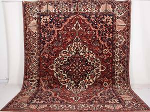 Persisk Bakhtiari tæppe, 380x312 cm.