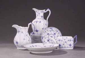 Kgl.P. musselmalet porcelæn. 16