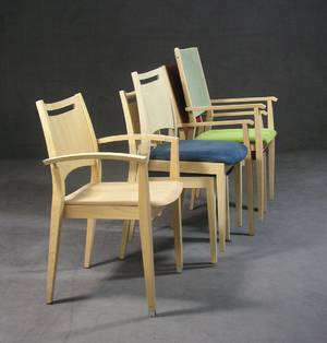 Brunner, 3 Armlehnstühle und 2 Stühle, Ausstellungsstücke 5