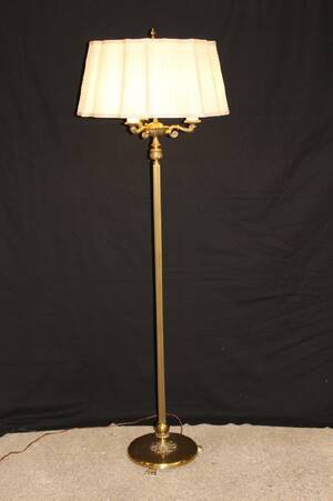 GOLVLAMPA MÄSSING, 3-ARMAD