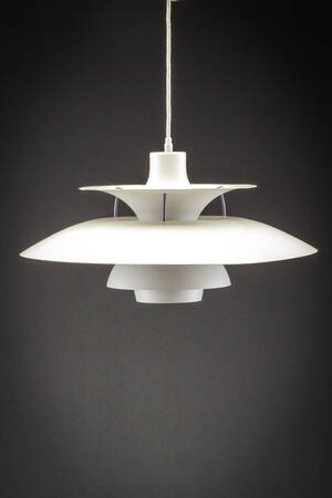Poul Henningsen. PH5 pendel hvid