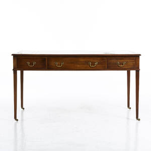 Skrivbord gustaviansk stil