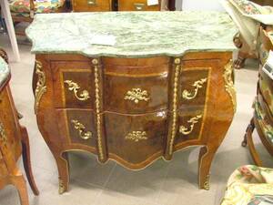 Byrå, med stenskiva