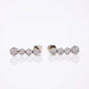 Örhängen 1 par 18 k vitguld diamanter