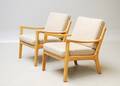 Ole Wanscher 1903-1985. Par hvilestole i eg, model 166 2