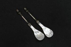 SERVERINGSSKEDAR, ett par, handtag i silver