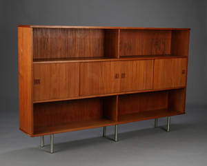 Dansk møbelproducent. Bogreol